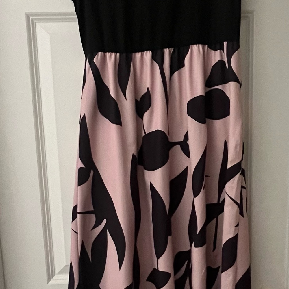 Elegant Black and Pink Maxi Dress
